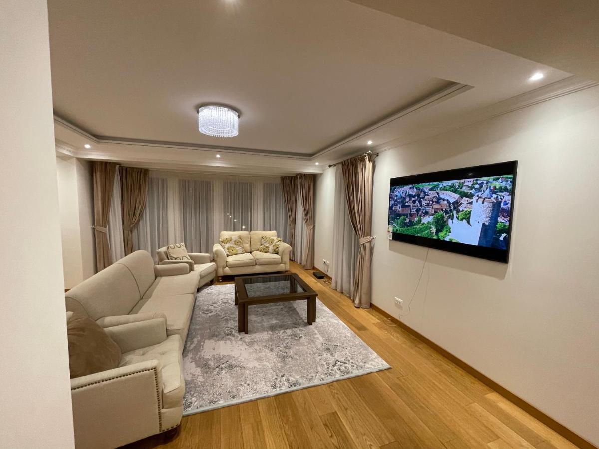 Willa Sunny House Suczawa Zewnętrze zdjęcie